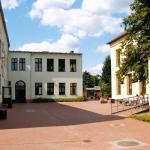 Schulhof 2